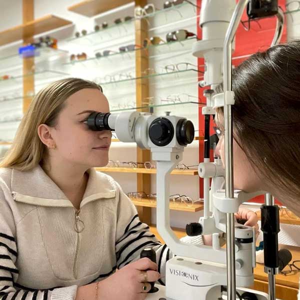Optique, lunettes et lentilles à Nantes