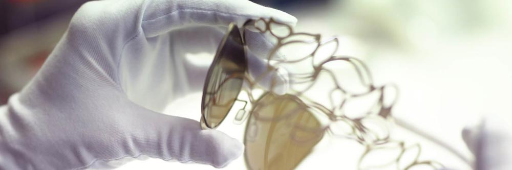 Fabrication de lunettes Krom, lunetier